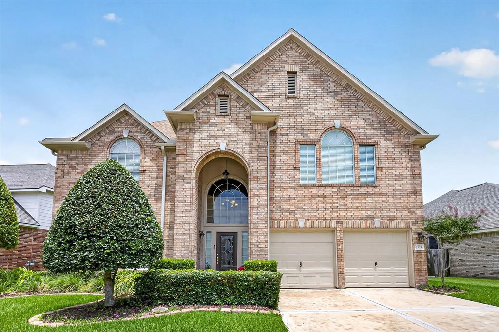 2419 Bay Hill Drive, Baytown