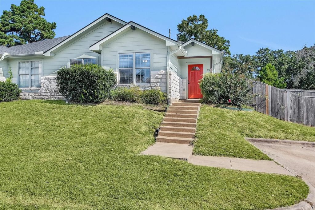 109 Bolero Way, Huntsville