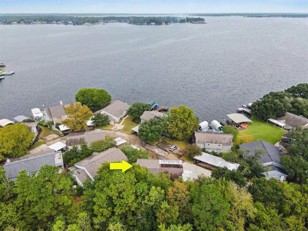 96 Lakeview Village, Conroe