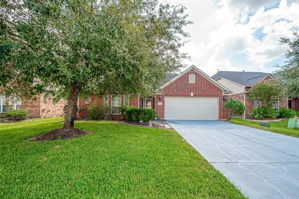 18635 Cypress Lake Village Drive, Cypress