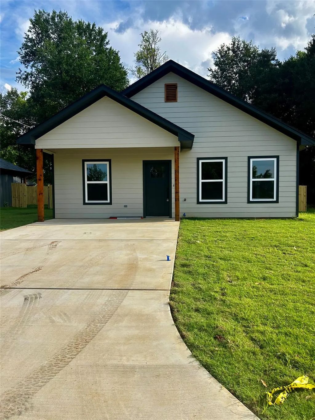 203 E Fleming, Longview