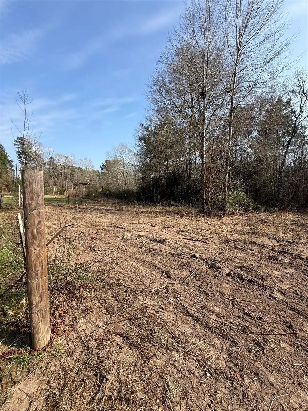 854 County Road 2125, Cleveland