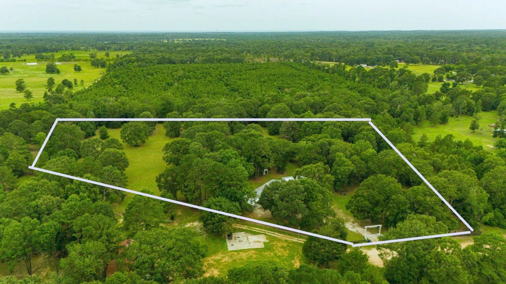 490 Robert E Lee Lane, Livingston