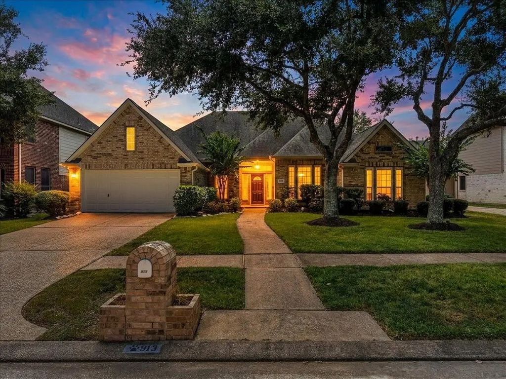 913 Elm Pointe, League City