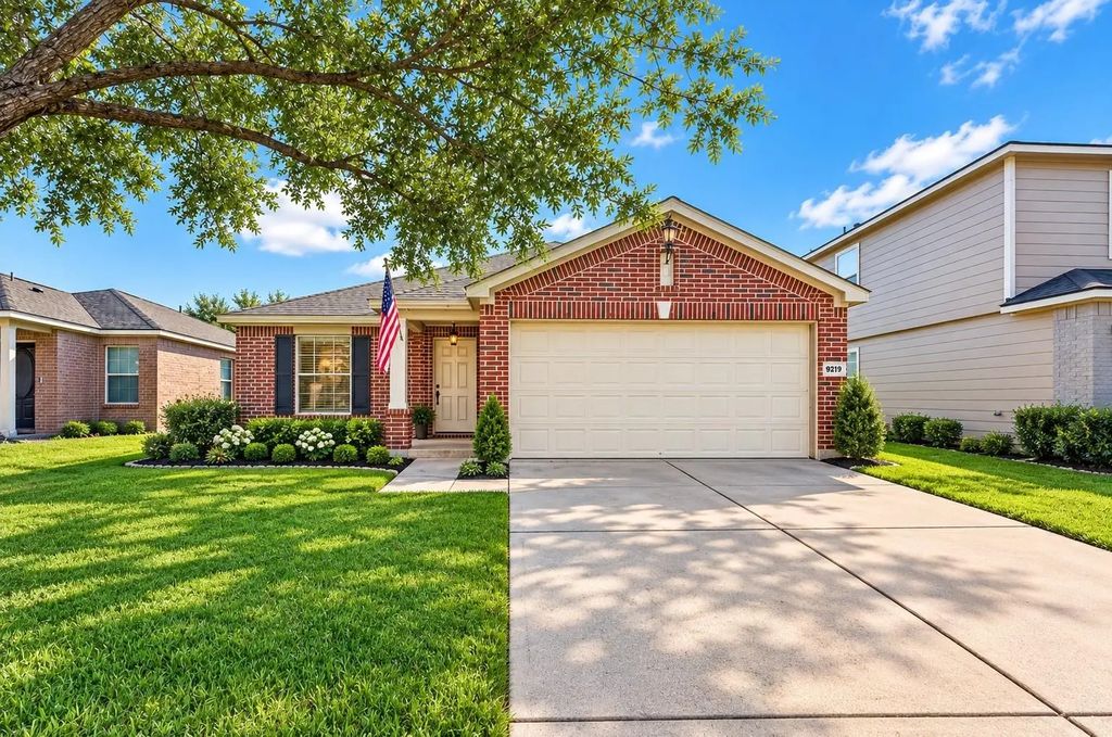 9219 Summer Valley Lane, Richmond