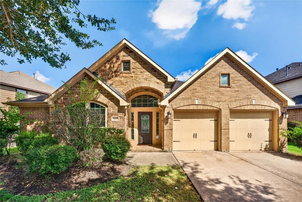 6302 Falling Briar Lane, Sugar Land