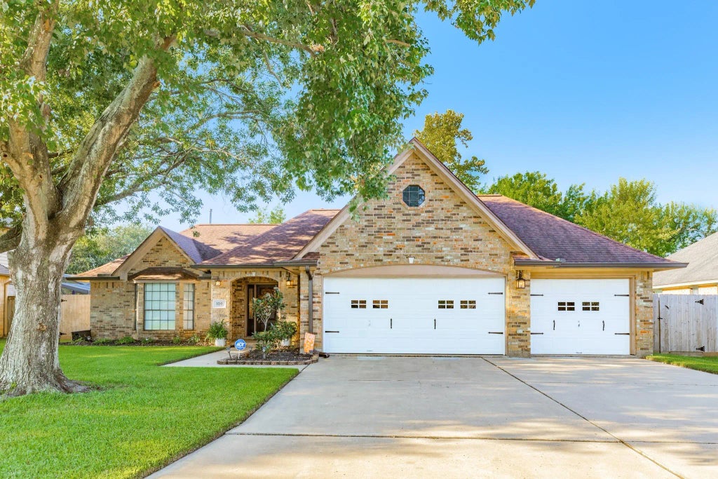 109 Zinnia Street, Lake Jackson