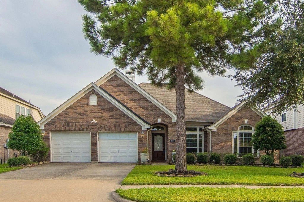 8847 Distant Woods Drive, Houston