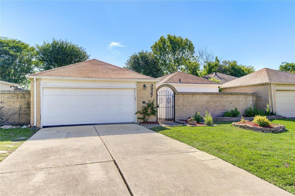 3927 Summit Valley Drive, Houston