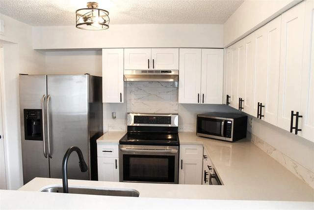 12205 Sandpiper Drive 122, Houston