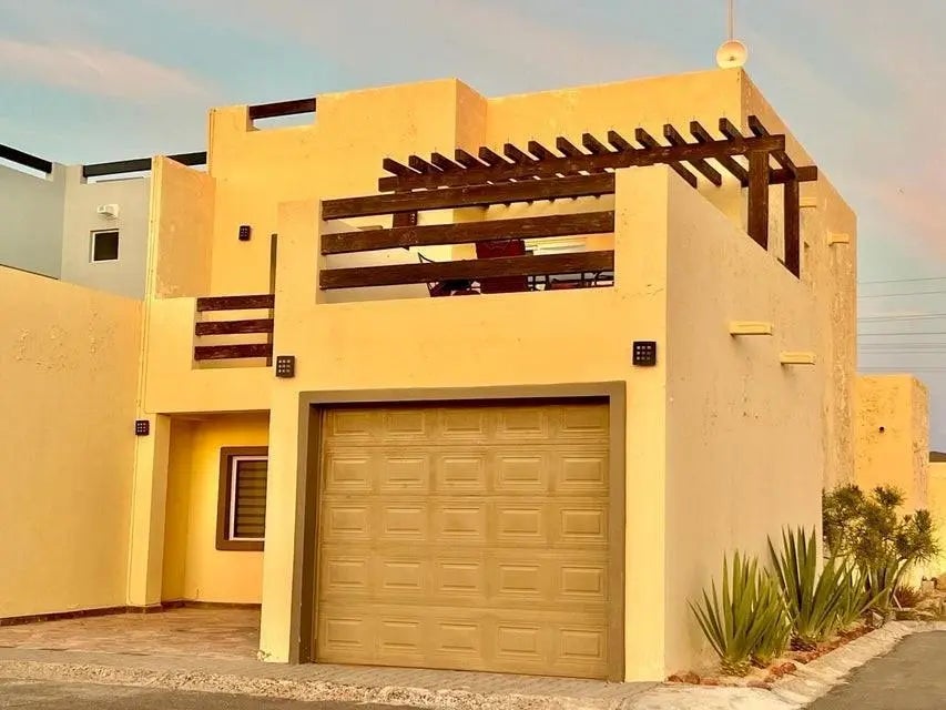 9 Bella Vista, Sandy Beach Agave, 