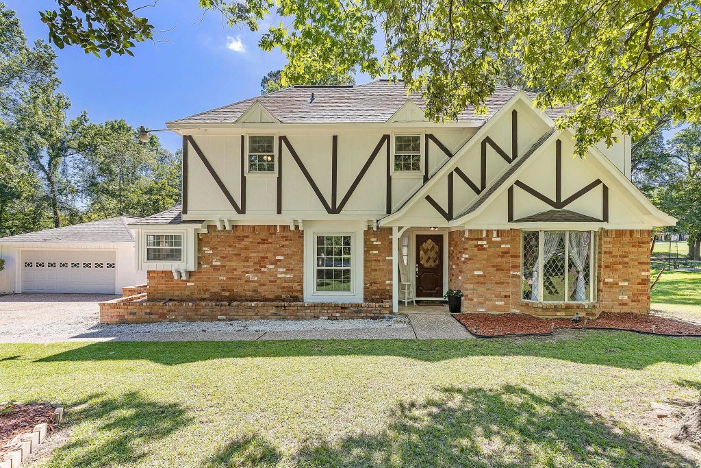 111 Rolling Hills Drive, Conroe