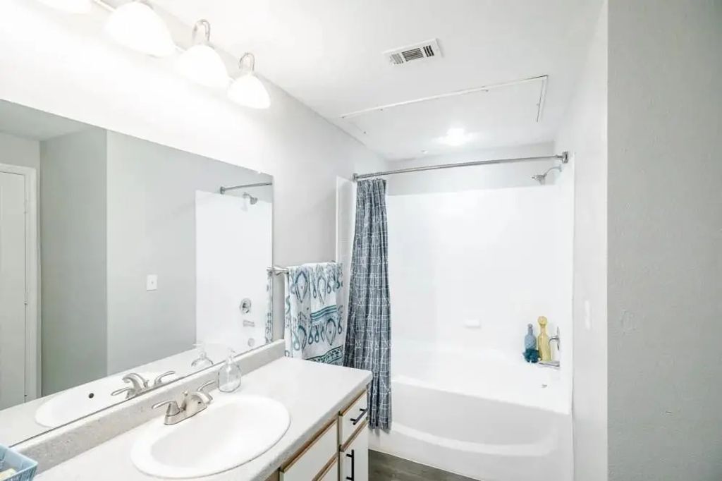 6710 Babcock Road 725, San Antonio