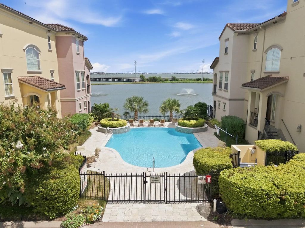 15 Laurelwood Drive, Houston