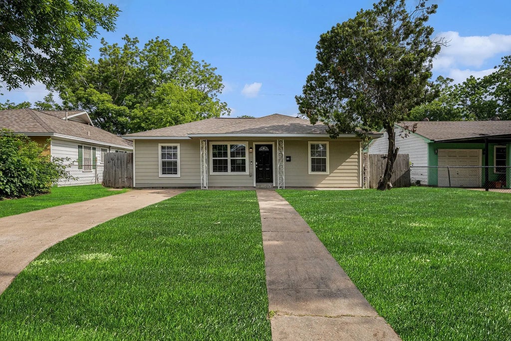 4813 Larkspur Street, Houston