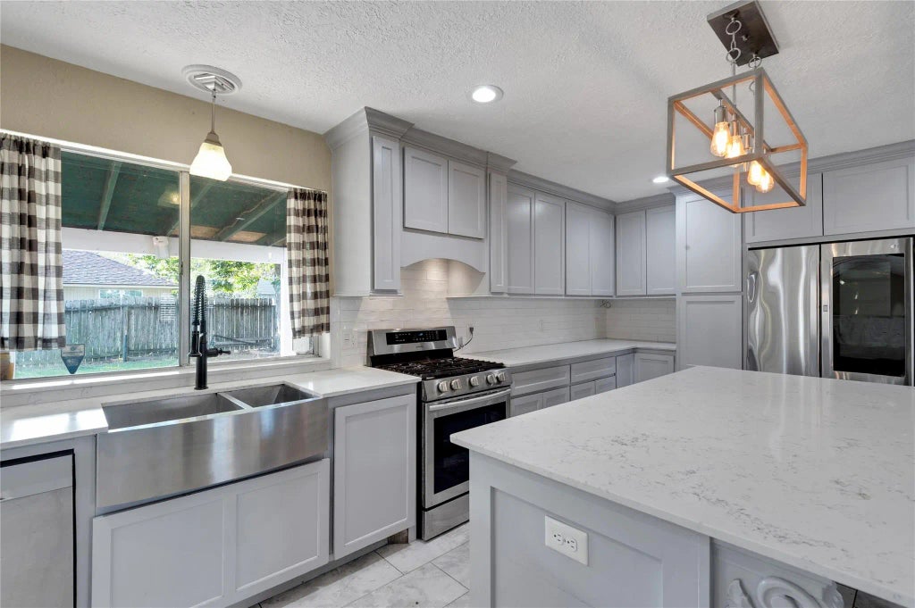 10511 Wayward Wind Lane, Houston