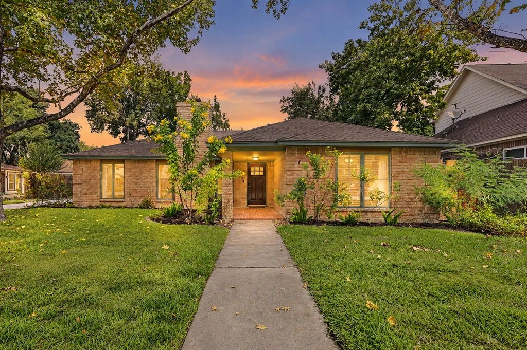 16106 Crawford Street, Jersey Village