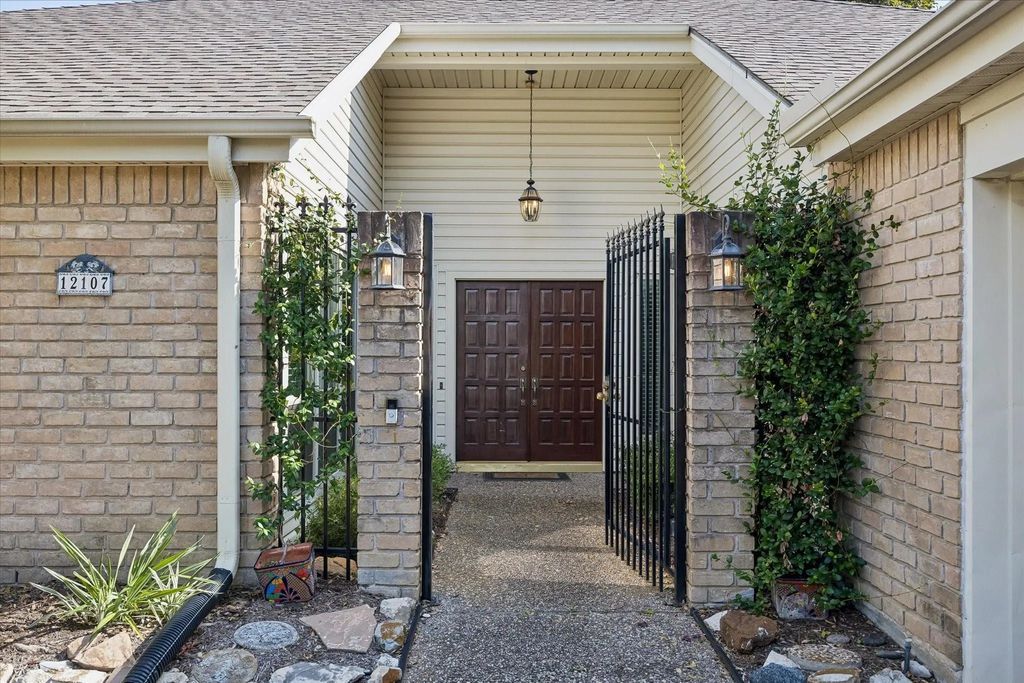 12107 Burgoyne Drive, Houston