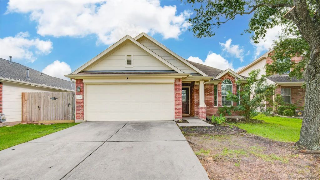 1414 Merryglen Court, Spring