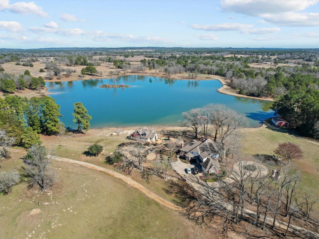 2507 County Road 3600, Hawkins