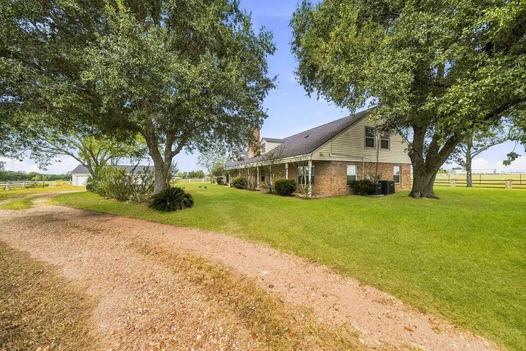 9719 I 10 Frontage Road, Sealy