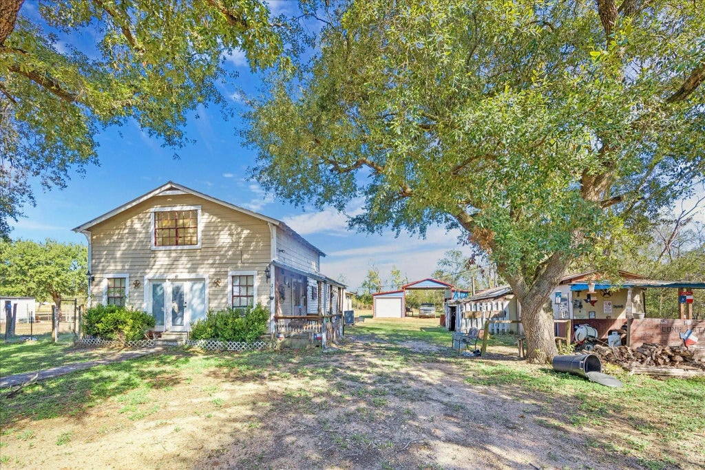 224 Avenue F Street, Sealy