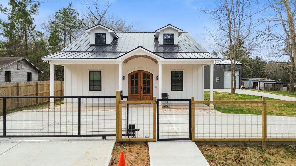 630 S Railroad Avenue, Shepherd