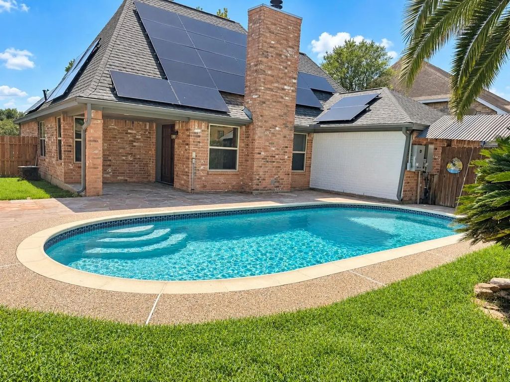 15702 Fern Ridge Drive, Houston