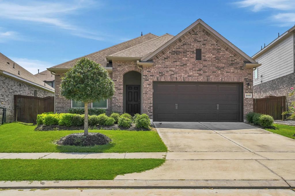 10055 Napier Drive, Iowa Colony