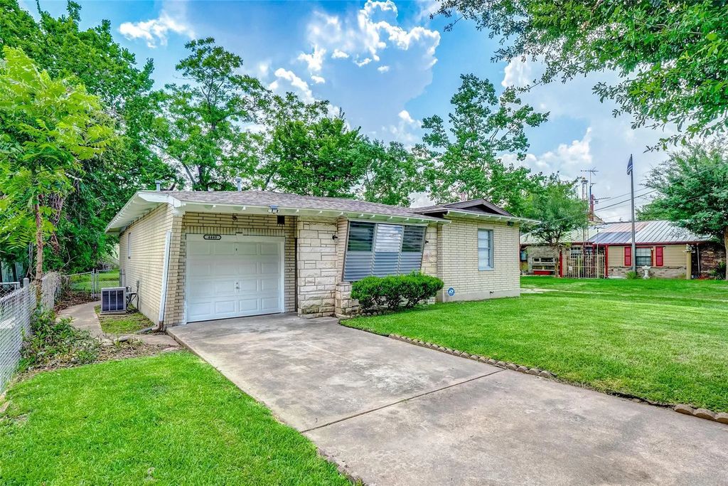 4440 Castor Street, Houston