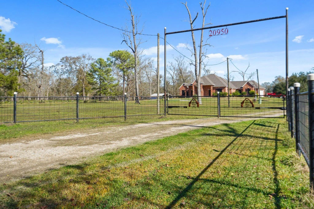 20950 Shady Lane, Crosby