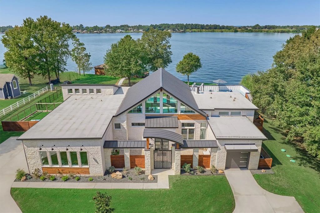 9228 Lake Conroe Drive, Conroe
