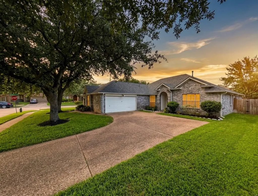 9618 Meadowchase Court, Houston