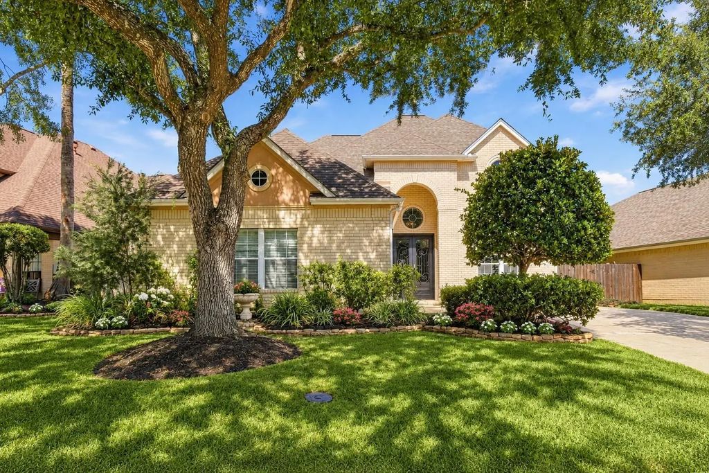 201 Lago Vista Street, League City