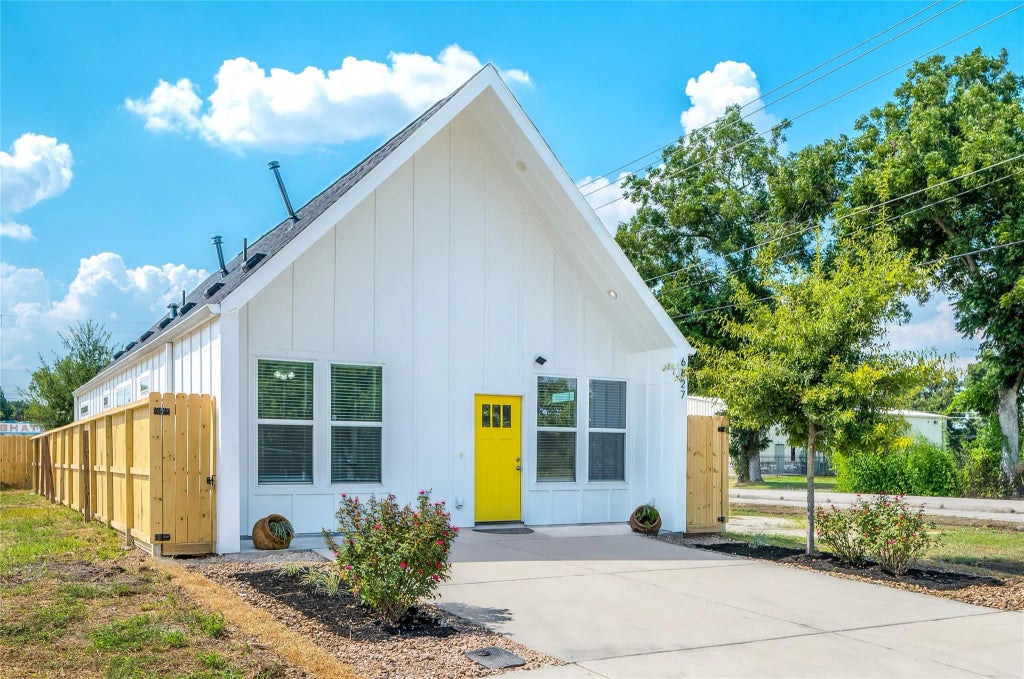 6827 Tuskegee, Houston