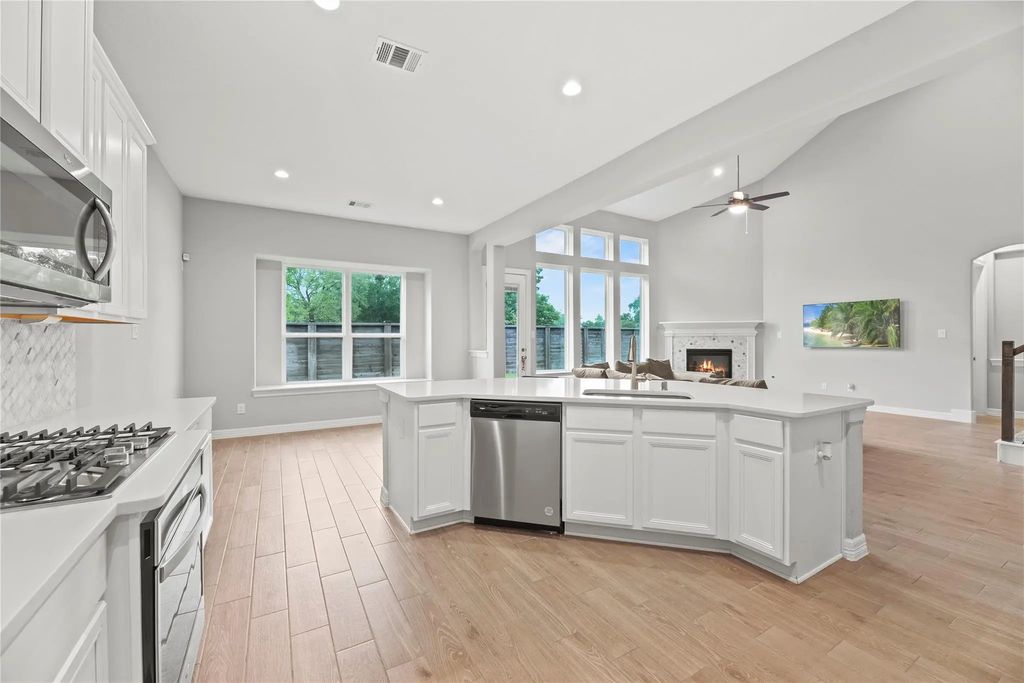 2411 Jitterbug Lane, Katy
