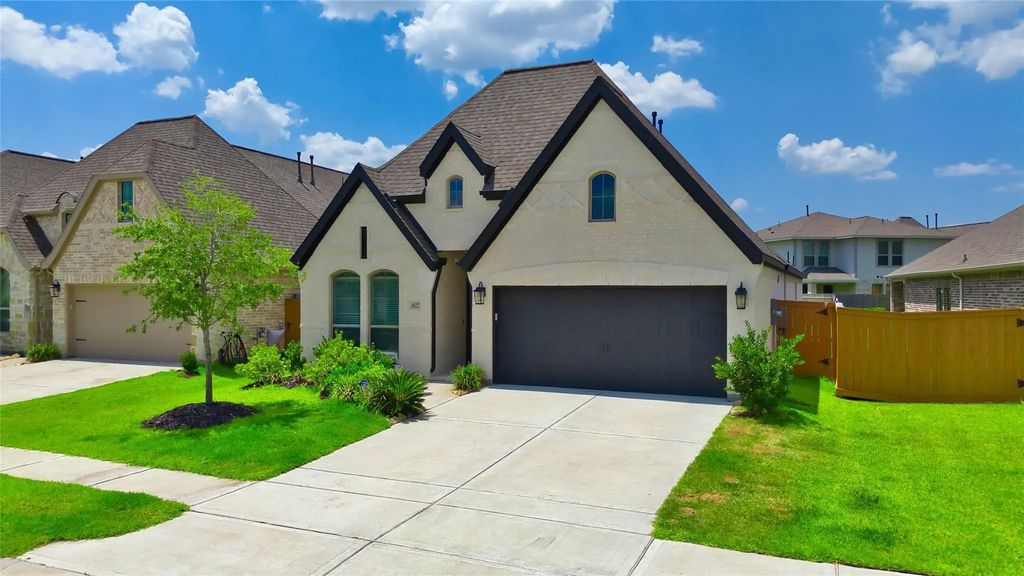 8827 Harbor Pines Drive, Cypress