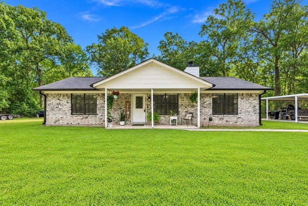 215 Lazy Oak Drive, Livingston