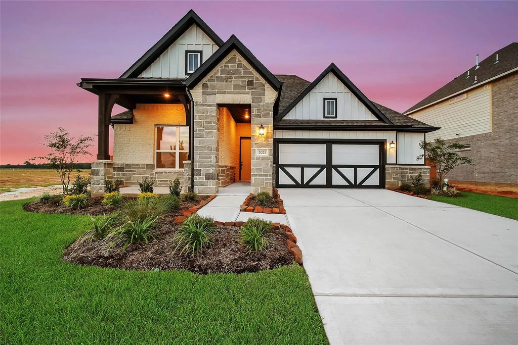 2021 River Maple Drive, Magnolia