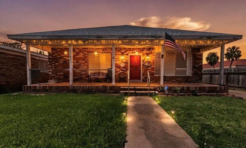 2320 Avenue O 1/2, Galveston