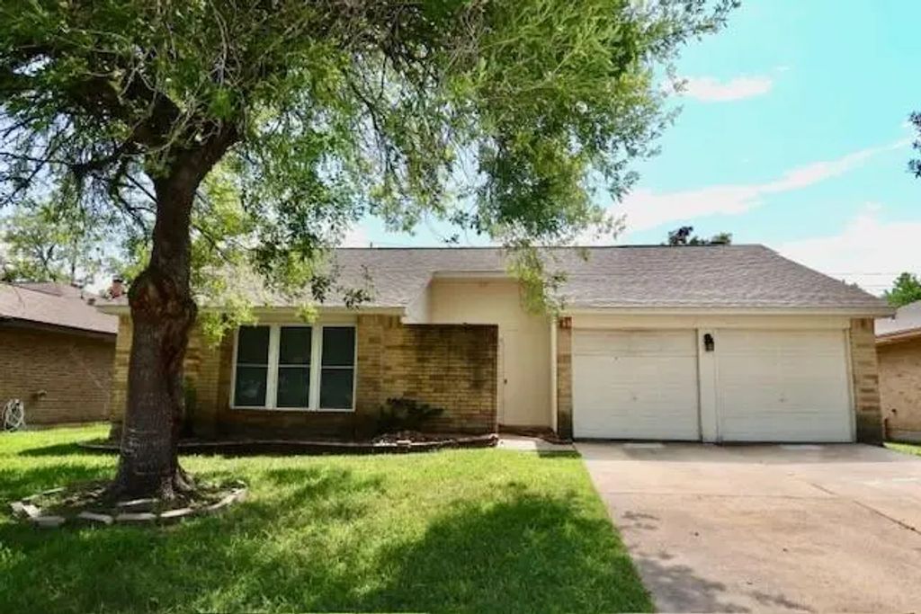 17122 Coachmaker Drive, Friendswood
