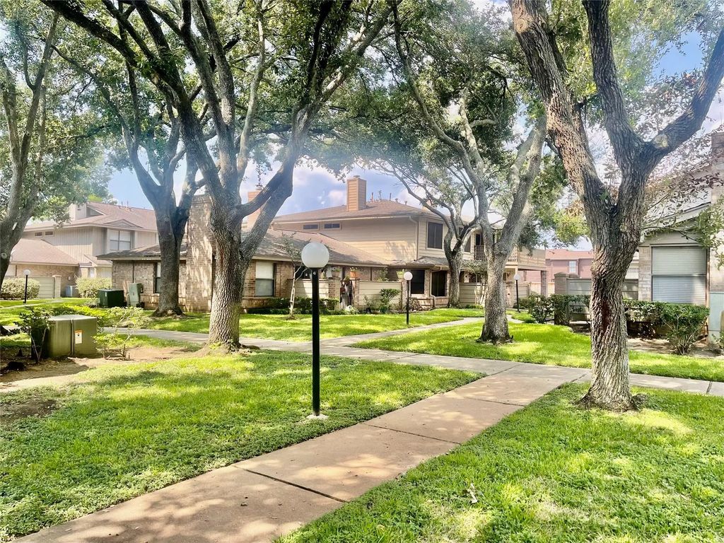 2711 Grants Lake Boulevard 51, Sugar Land