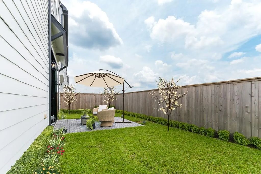 1004 Golden Nectar Lane, Houston
