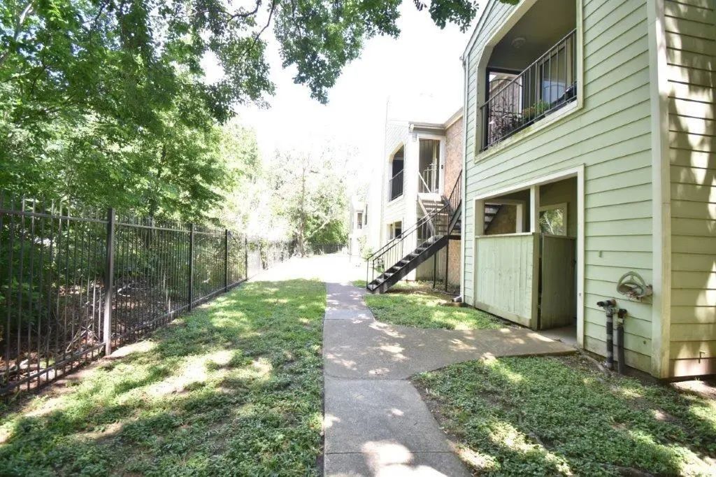 6602 Harbor Town Drive 605, Houston
