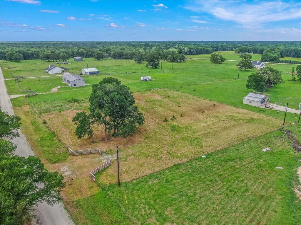 12889 Della Love Road, Bryan