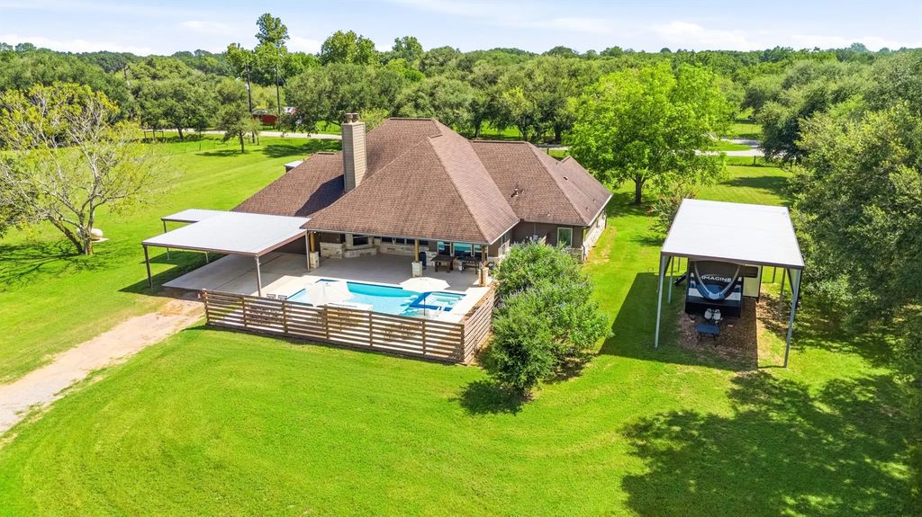 2603 River Road, Sealy