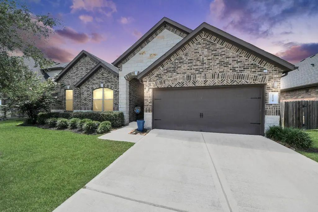 2539 Ravenna Court, Friendswood