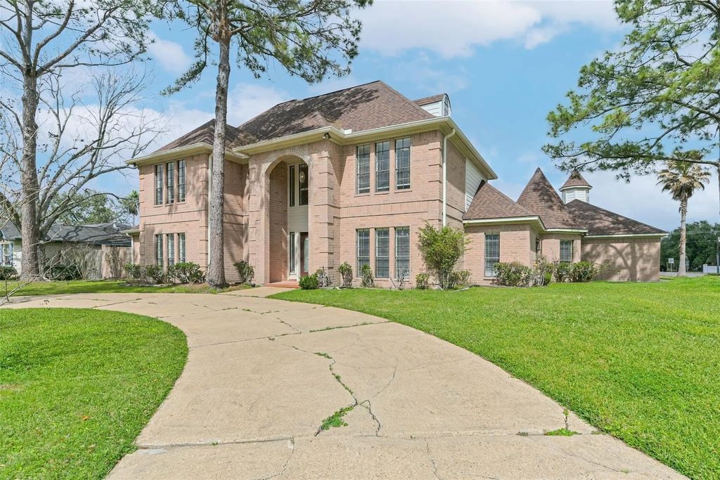 1410 Osborne Drive, Friendswood