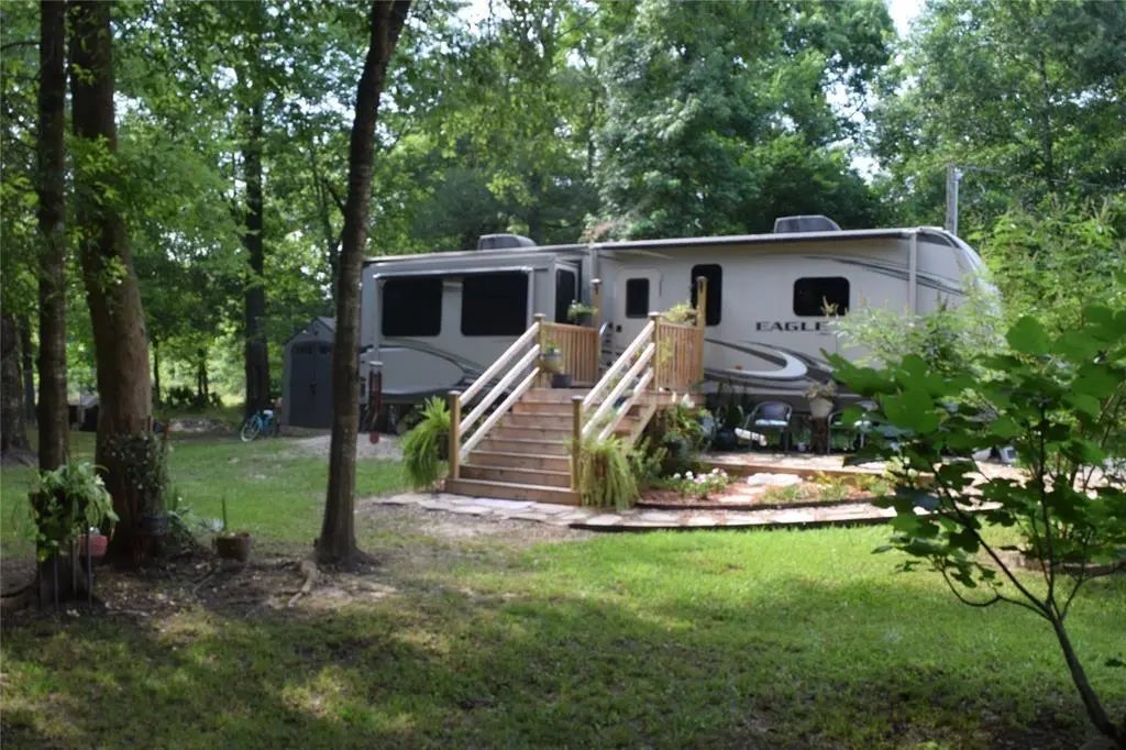 478 Center Drive, Cleveland