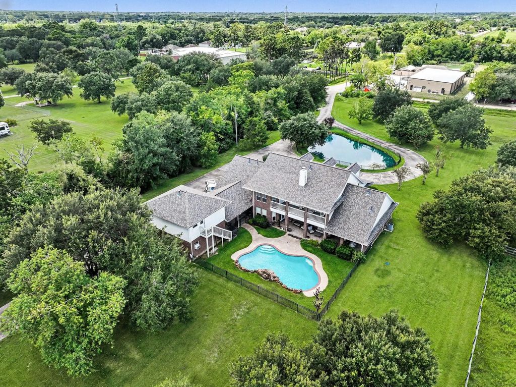 2275 Washington Avenue, Alvin